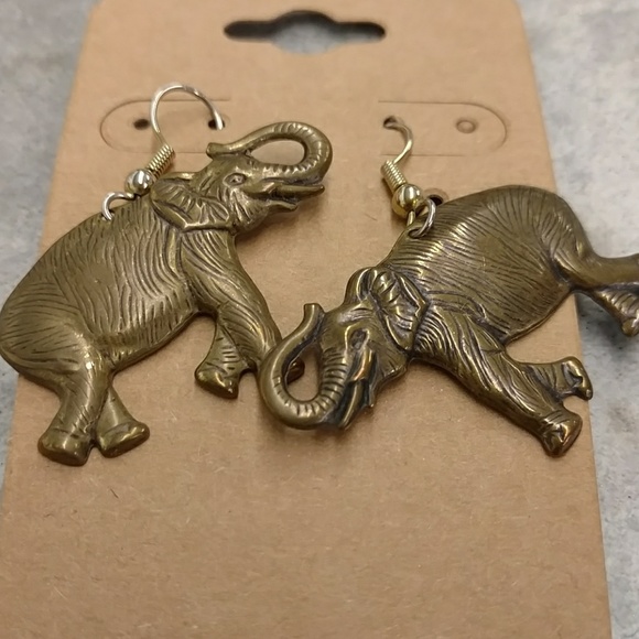 unknown Jewelry - HOT 5/$15 Vintage brass elephant earrings